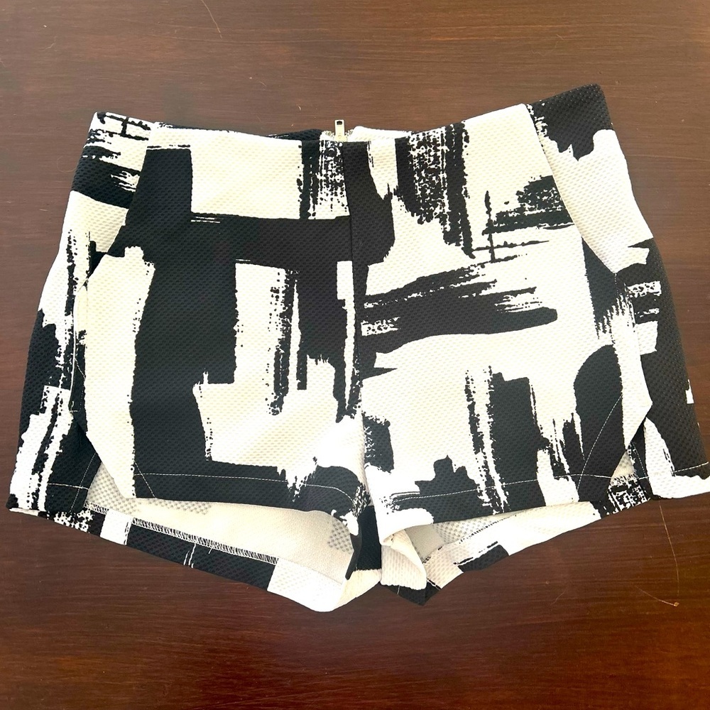 Lumiere Black and White Patterned Shorts